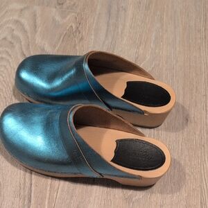 Swedish Hasbeens Metallic Blue Women's Size 7 - 38